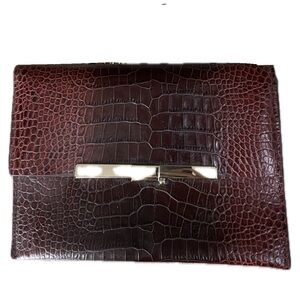 Zara women’s crossbody purse, crocodile print, burgundy, chain, ,good condition